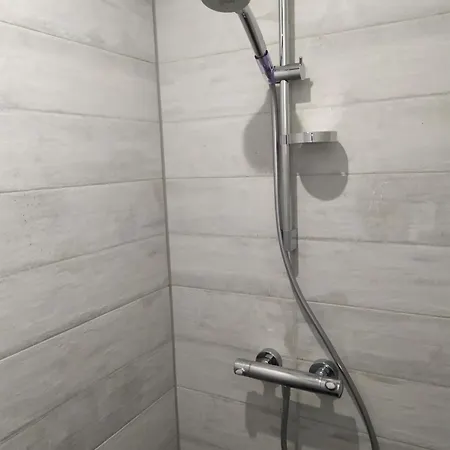 Studette Au Calme Proche Des Services Apartamento *